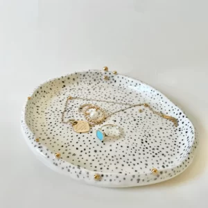 Pearl ring tray with gold details